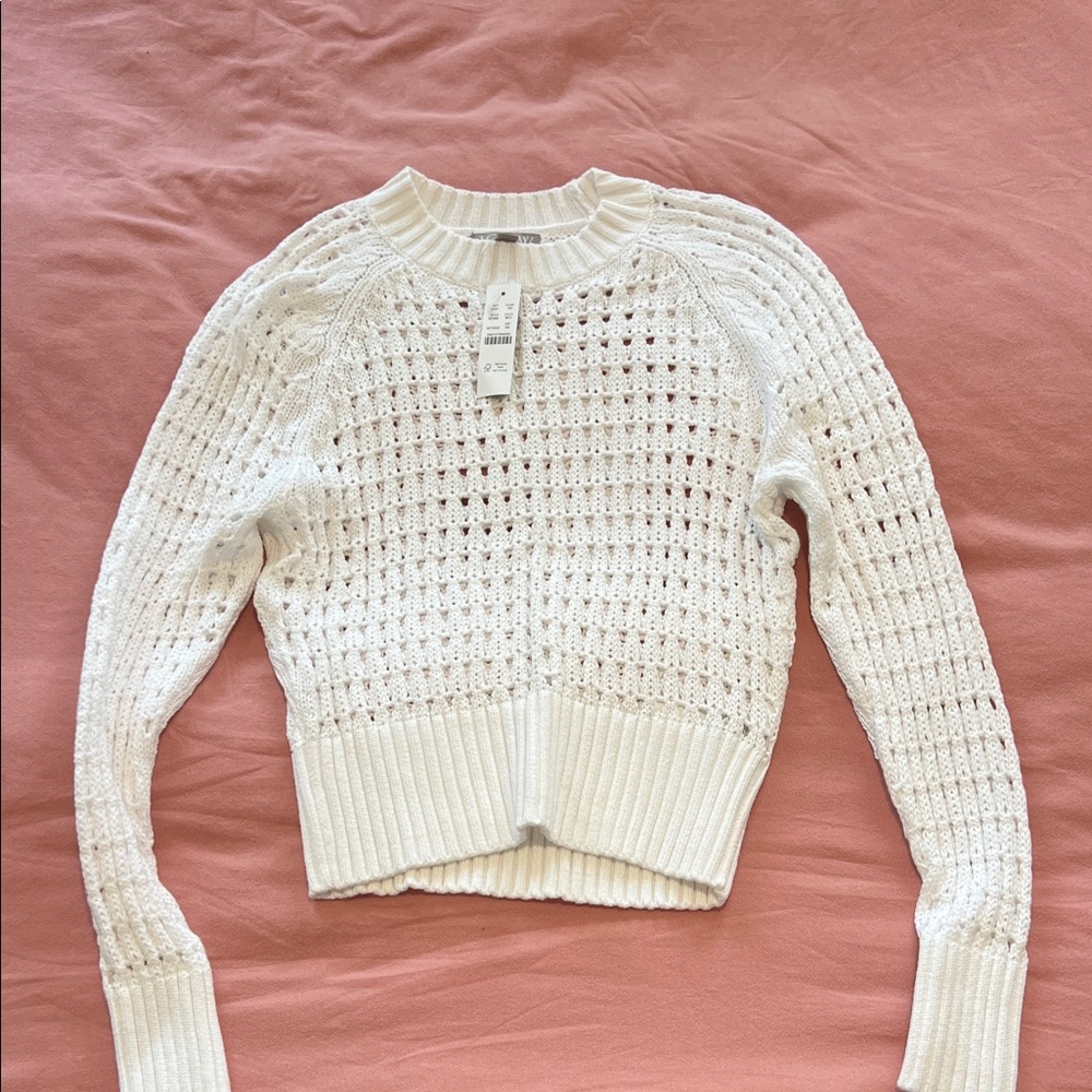 White Open-Knit Crewneck Sweater - Unbranded